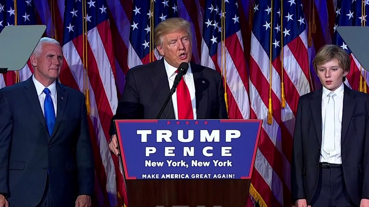 US election result- Clinton says Trump must have chance to lead - BBC News_2