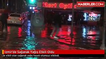 Izmir'de Sağanak Yağış Etkili Oldu