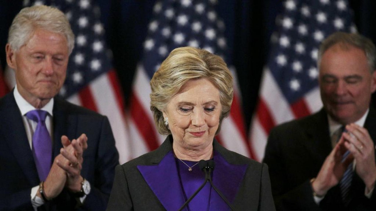 Clinton fordert Anhänger auf, unvoreingenommen gegenüber Trump zu sein