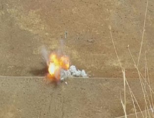 Van'da Bulunan Bomba Yüklü Aracın İmha Edilme Anı