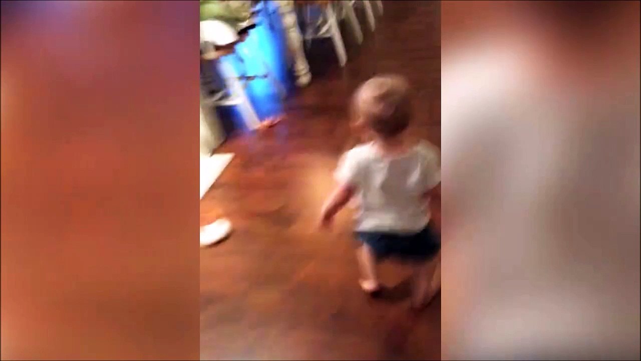 Quand les vitres sont trop propre : bébé KO contre le carreaux