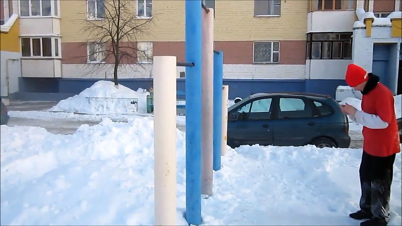 Ouhhh le gros fail, il se met KO tout seul