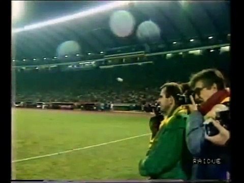 21.11.1989 - 1989-1990 UEFA Cup 3rd Round 1st Leg Crvena Zvezda 2-0 1. FC Köln