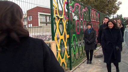 Ouverture du centre humanitaire pour migrants de Paris