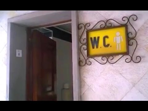 Aversa (CE) - Cimitero, cittadini lamentano scarsa pulizia nei bagni (09.11.16)