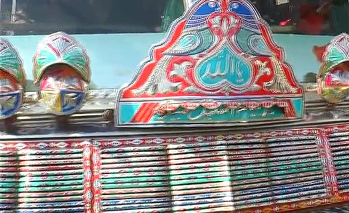 KARACHI BUS W 11