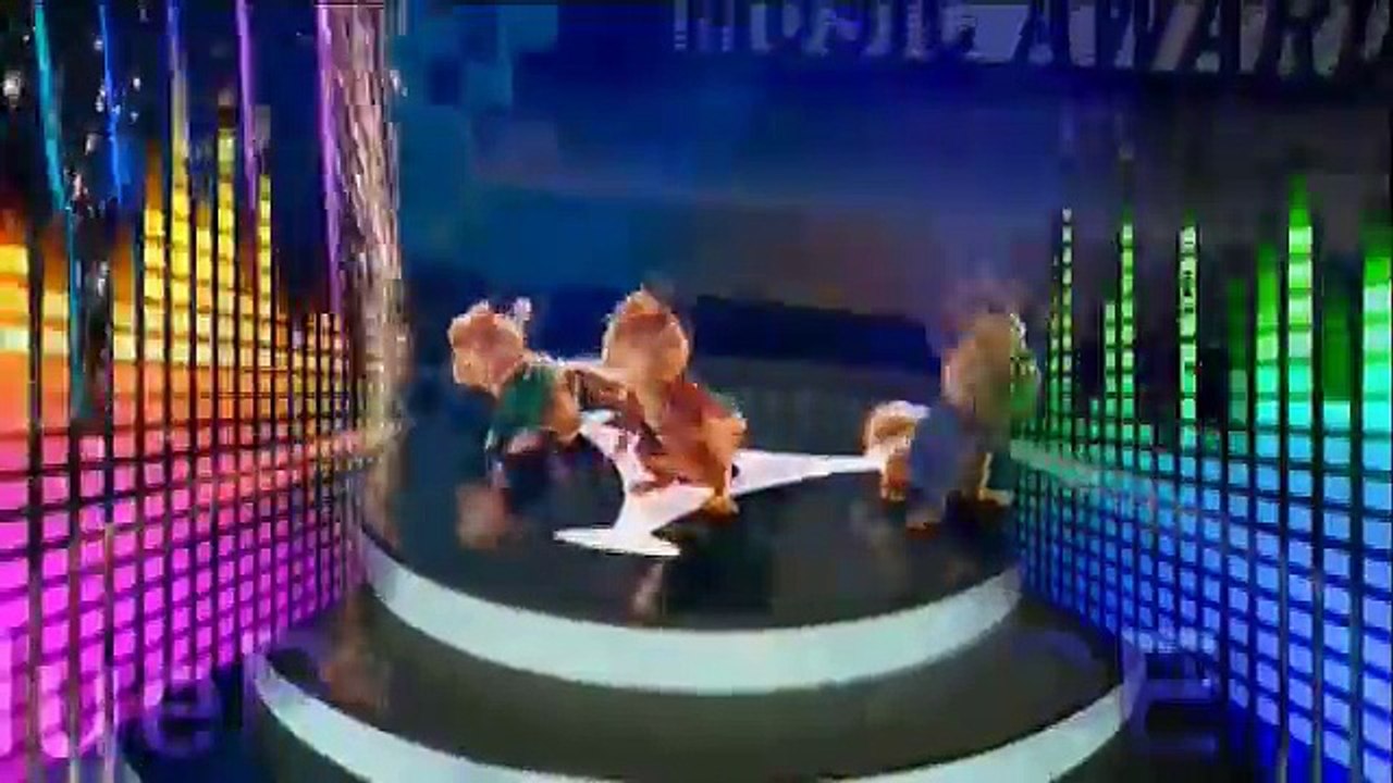 04) Chipmunks And Chipettes-Witch Doctor