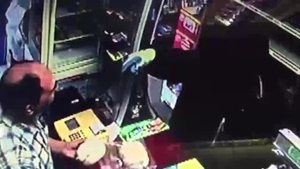 Hero Shopkeeper Wrestle Knife From Robber