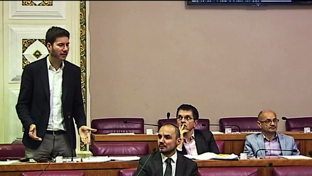 Pernar Aleksiću: Kako ne vidite da vam daju plavu pilulu?