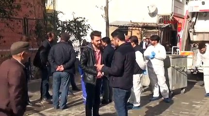 Esenyurt'ta dehşet! Battaniyeye sardıkları cesedi çöpe attılar