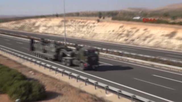 Silopi'ye Sevk Edilen Askeri Araçlar Nizip'ten Geçti