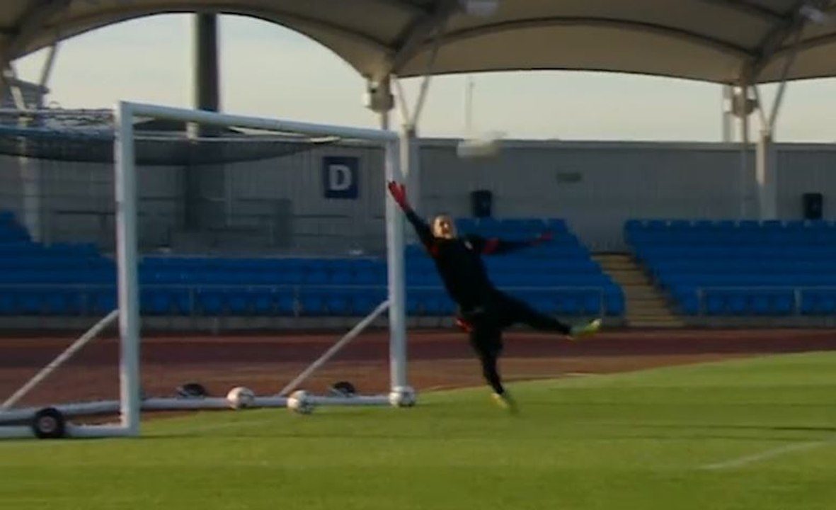 Quand Schweinsteiger se prend pour Manuel Neuer !