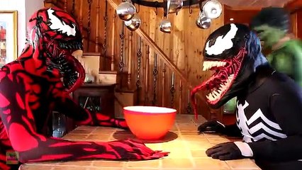 Venom vs Carnage in Real Life! Superhero Froot Loops Battle with Hulk!