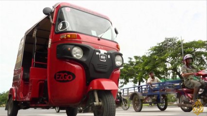 عداد أجرة وإنترنت مجاني بـ"توك توك" كمبوديا