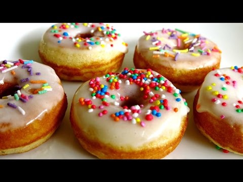 WHITE GLAZED MINI DONUTS