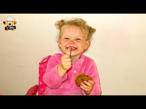 AYLA'S CHOCOLATE CHIP COOKIES