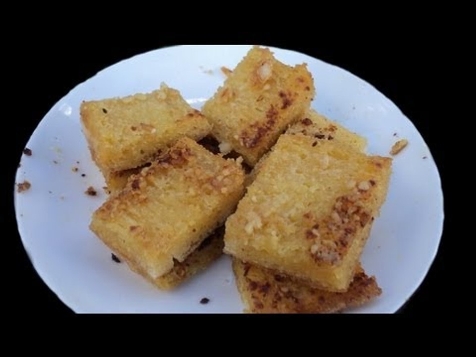 HOW TO MAKE GARLIC BREAD