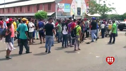 Comerciantes se enfrentaron a la GNB en el mercado de Las Playitas