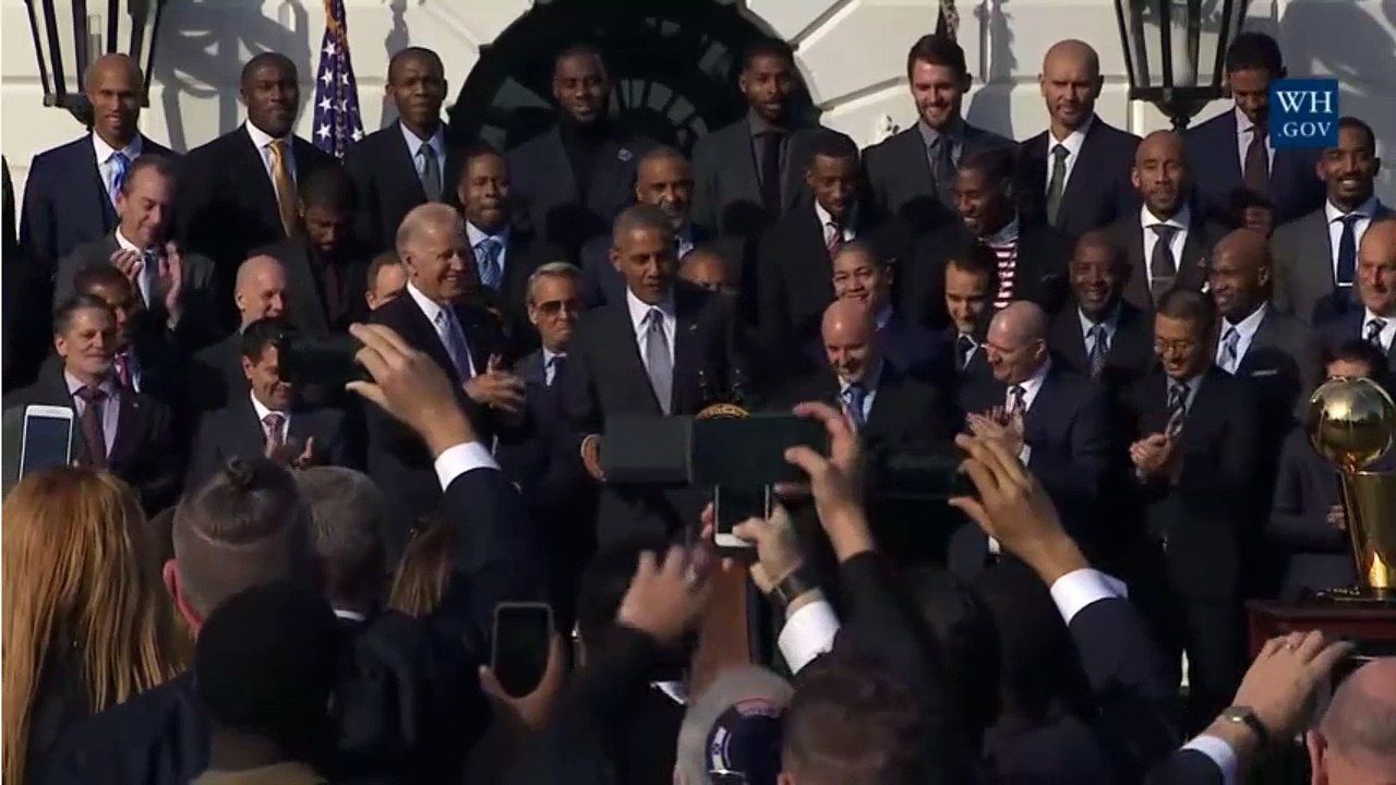 Quand Barack Obama remercie le tee shirt de Jr Smith d'être venu