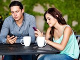 Is Dating Giving You A Hard Time? Maybe You Should Leave Your Phone At Home