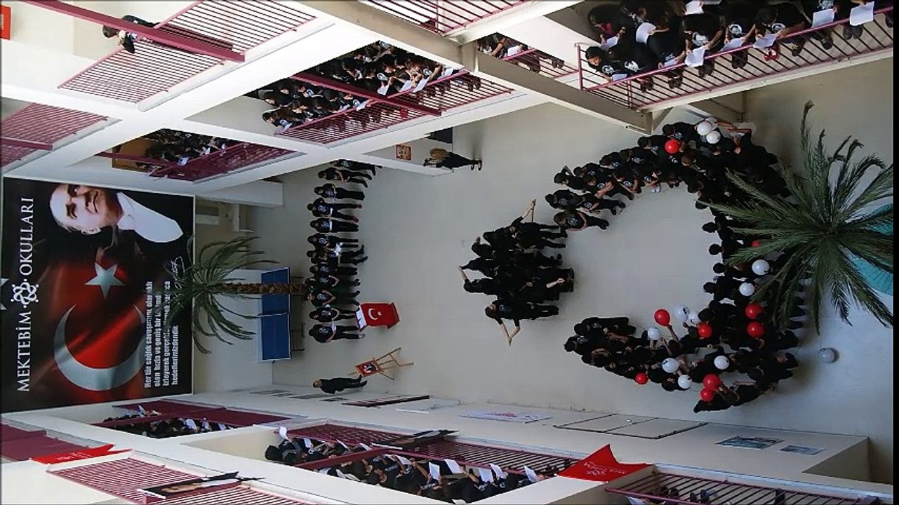 İZİNDEYİZ