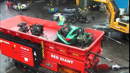 Cette effrayante machine qui broie tout !