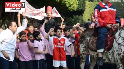 بالفيديو.. طلاب مدرسة بالقليوبية يحاكون ثورة عرابى فى مشهد تمثيلى