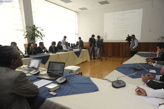 Oposición denuncia inconsistencias en padrón electoral para comicios de 2017