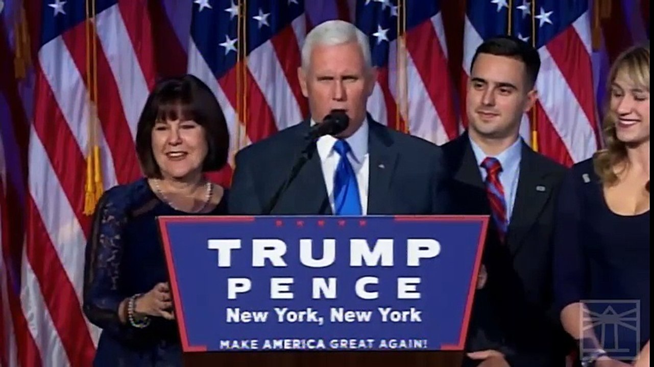 Khoảnh khắc đầu tiên của Tân Tổng thống Mỹ xuất hiện trước công chúng