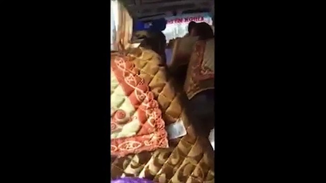 Tài xế xe khách đấm người phụ nữ có con nhỏ gây phẫn nộ