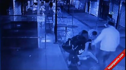 Tartıştığı Kız Arkadaşını Sokak Ortasında Darp Etti