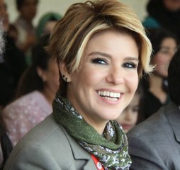 Gülben Ergen 'Vezir Parmağı' Filminde Çarşafa Girdi