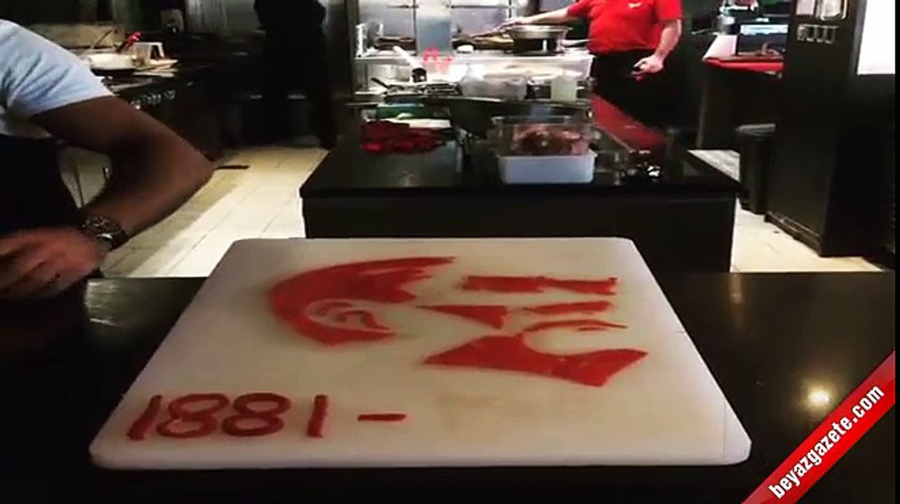 Etten Atatürk portresi yaptı
