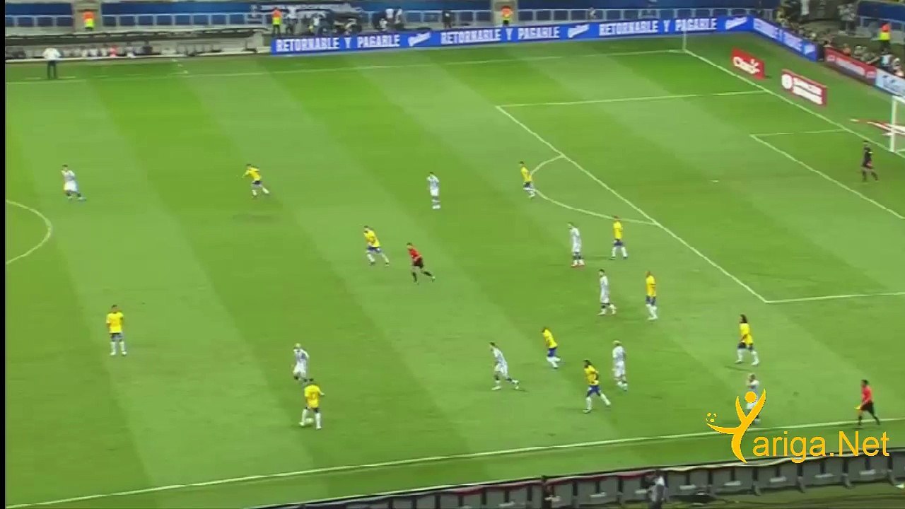 ‏رؤوف خليف يفجرها : نيمار مع برشلونة مطالب بتمرير الكرة لميسي لذلك لن يكون أفضل الا بعد رحيل ميسي