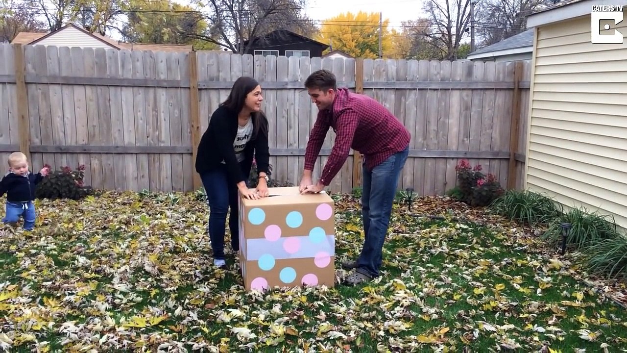 Surprise ratée : ballons multicolores pour annoncer un bébé garçon