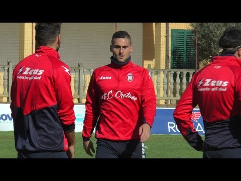 Doppio impegno per gli squali e le parole di Rosi