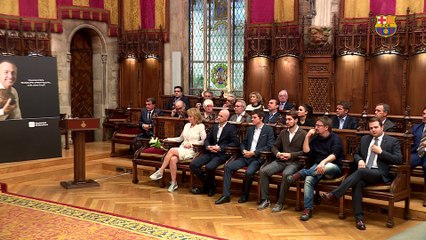 Johan Cruyff recibe a título póstumo la Medalla de Oro al Mérito Deportivo del Ayuntamiento de Barcelona