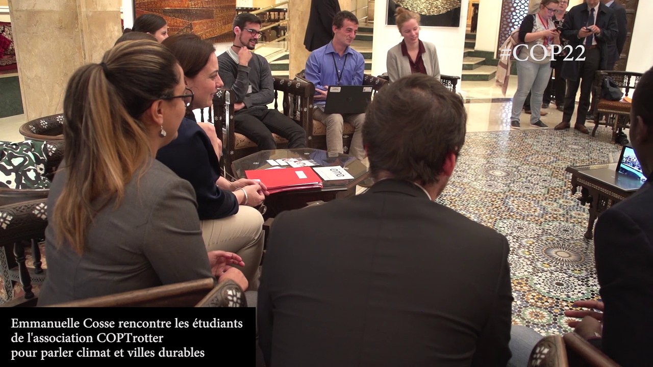 Emmanuelle Cosse rencontre des étudiants pour parler climat et villes durables