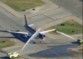 Trump, the water salute to its jet taking off from New York