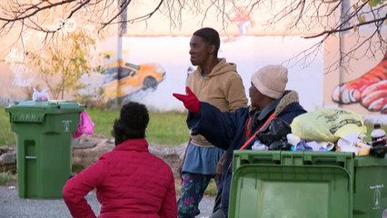 African-American support for Clinton waning | DW News