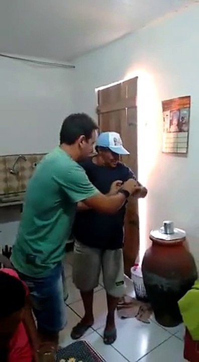 Das arme nackte Chicken hahaha