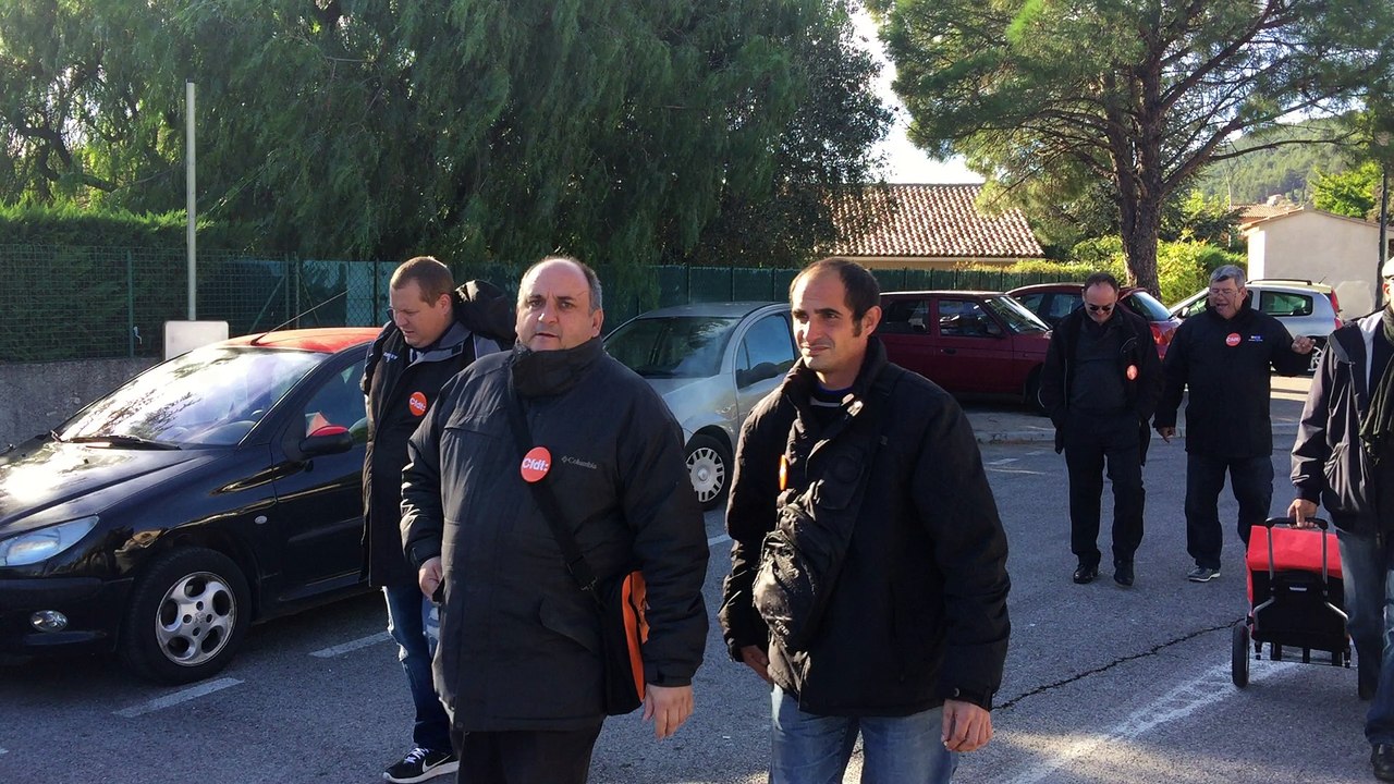 Action TPE de la Cfdt du Var jeudi 10 novembre 2016 à Cuers et Pierrefeu