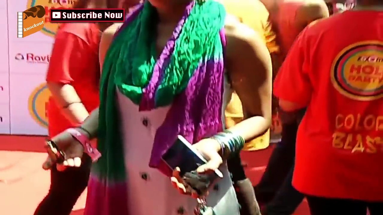 Bollywood celebs get DIRTY at Holi Party 2016