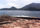 Laje da ilha do Prumirim, Litoral Norte de Ubatuba, SP, Brasil, ondas . mares e rochedos, novembro azul, turismo de contemplação, barcos e mares.