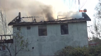 Tokat Evi Yandı, Itfaiyeye Haber Veremedi