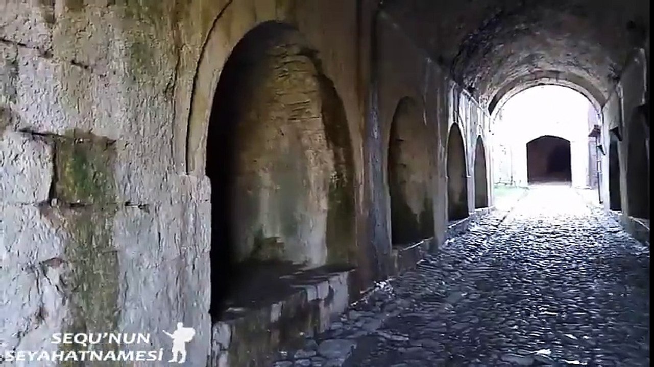 İşkodra Gezilecek Yerler - Rozafa Kalesi Girişi