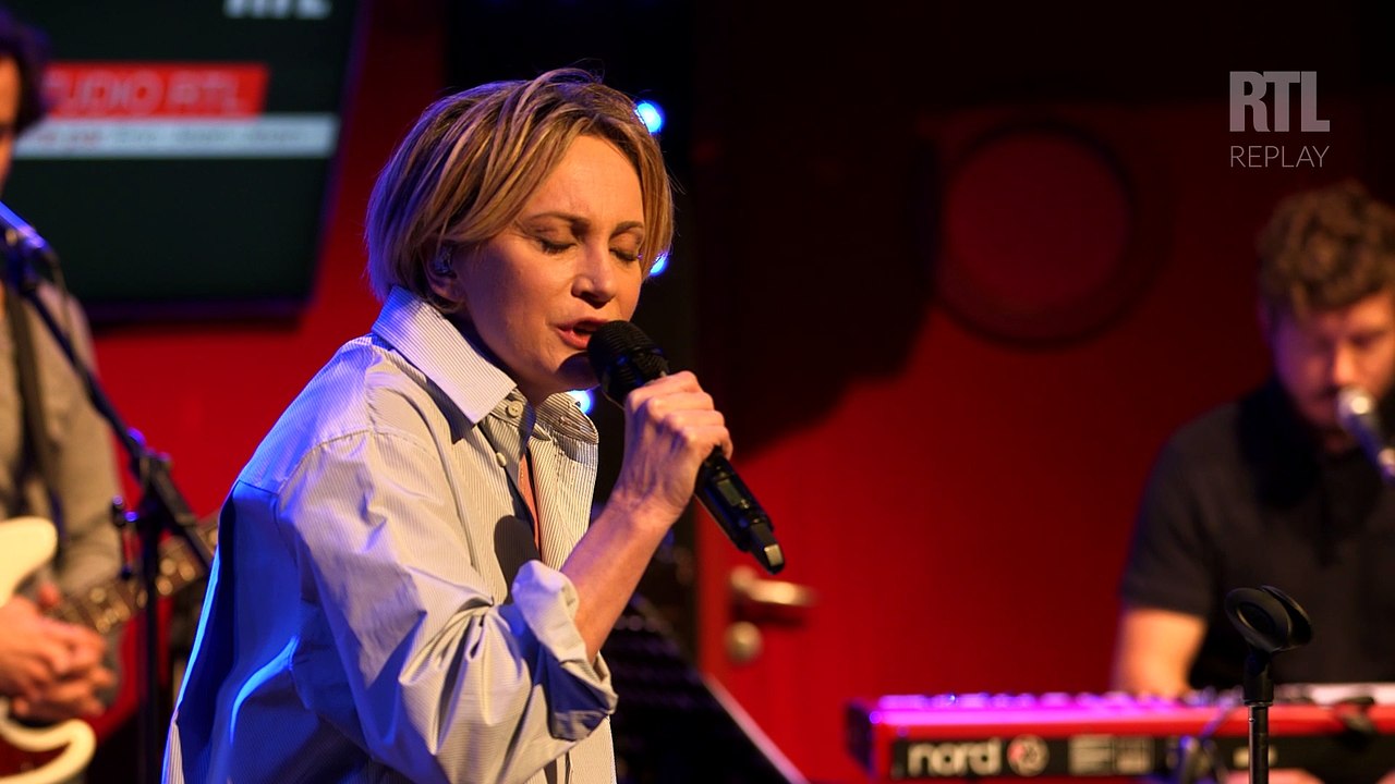 Il me dit que je suis belle (Live) - Patricia Kaas dans le Grand Studio RTL