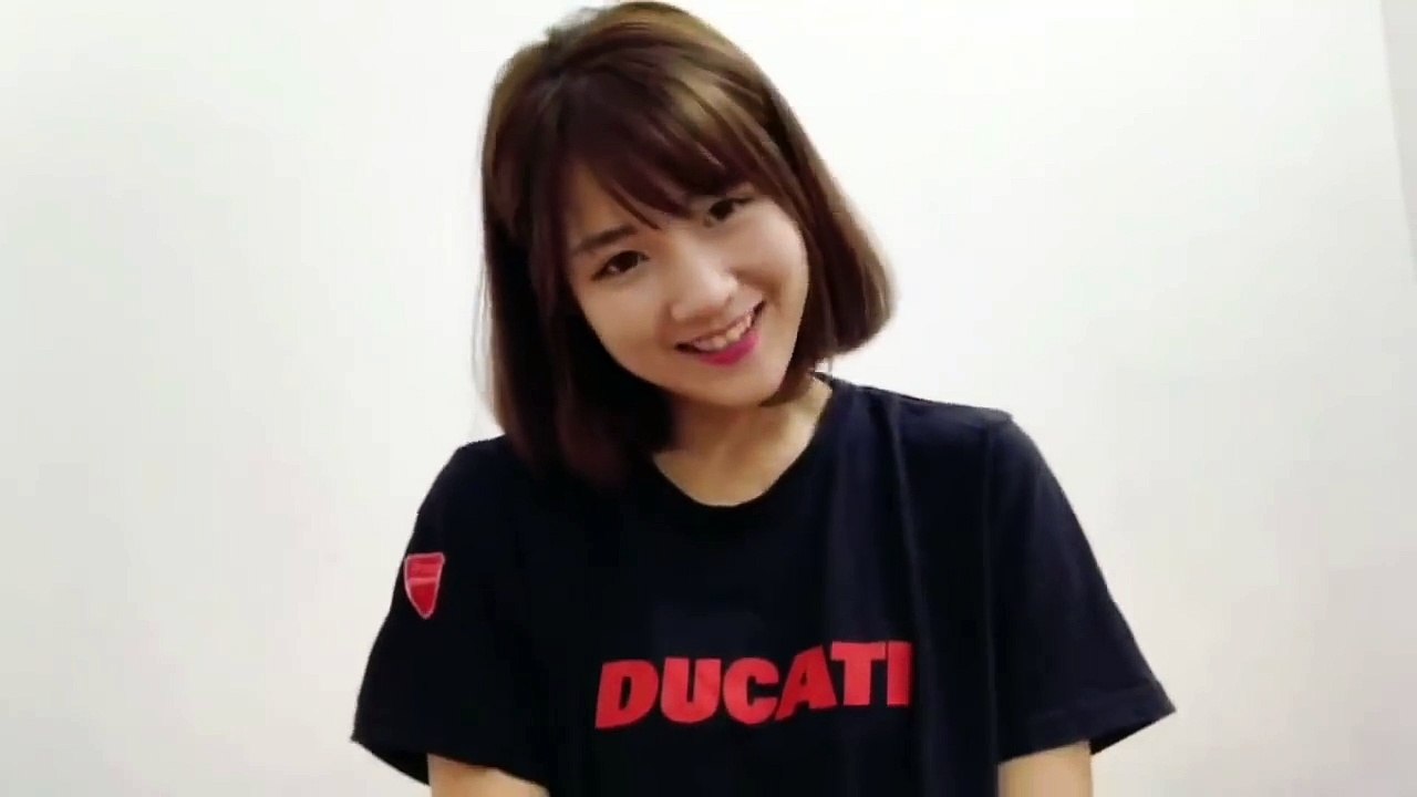 PPAP (Pen Pineapple Apple Pen) beautiful girl