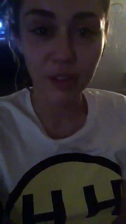 Miley Cyrus rompe en llanto tras la victoria de Donald Trump