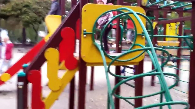 МАША И МЕДВЕДЬ НОВЫЕ СЕРИИ. Детская коляска. Хэппи мил Макдоналдс Прогулка с малышом на площадке